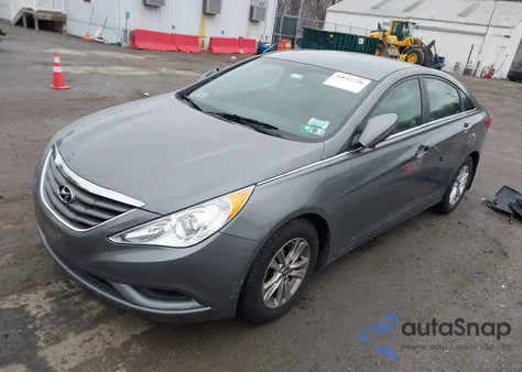 2013 Hyundai Sonata Gls z USA, uszkodzony, nr VIN 5NPEB4ACXDH805853